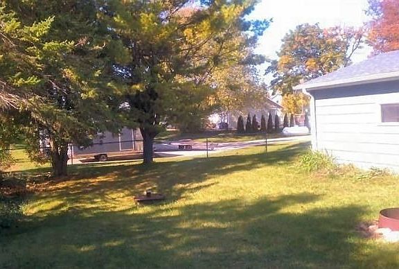 3rd image of 7287 Luxemburg Ln