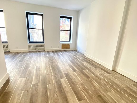 3rd image of 880 Lexington Ave APT 3A