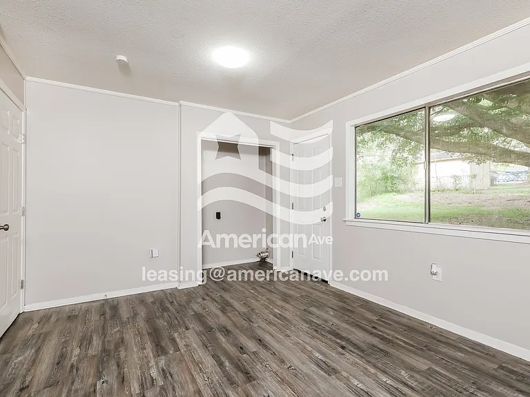1416565_005_dining_room_13718729.jpg