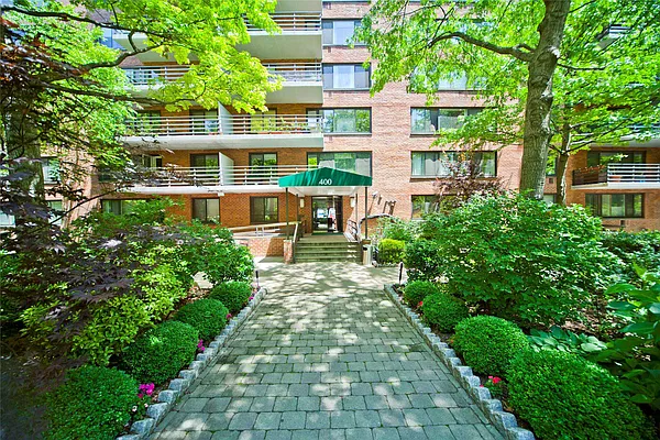 Rented by Douglas Elliman | media 16