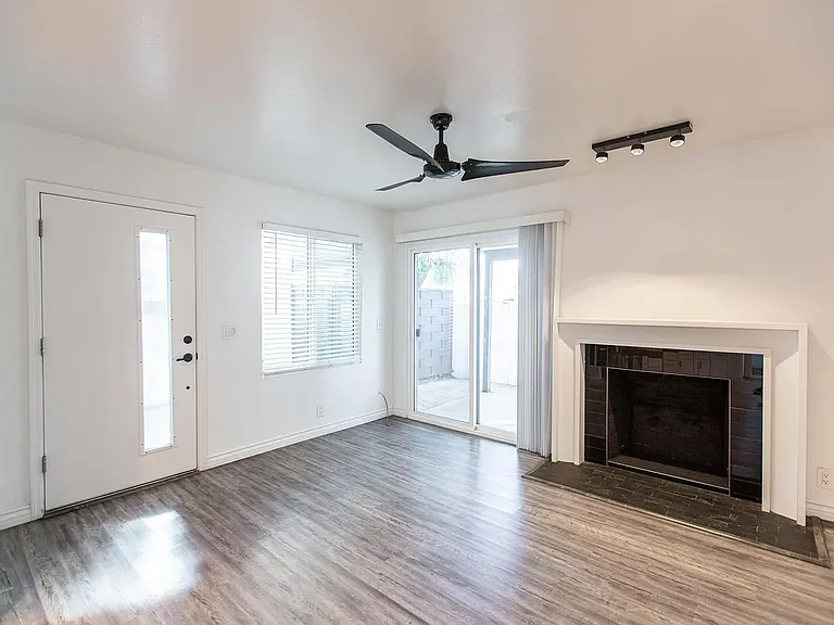 3111 E Clarendon Ave — Photo 7