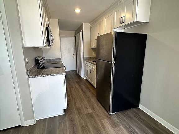 4th image of 7596 Bellehaven Dr Unit 13