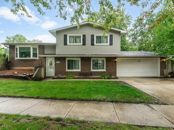 358 Lyons Dr, Bolingbrook, IL 60440