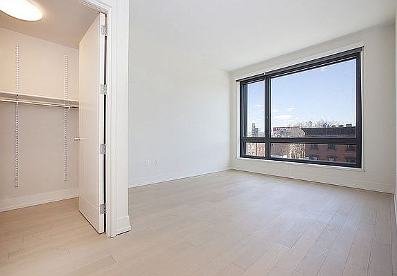 4th image of 550 Vanderbilt Ave #310