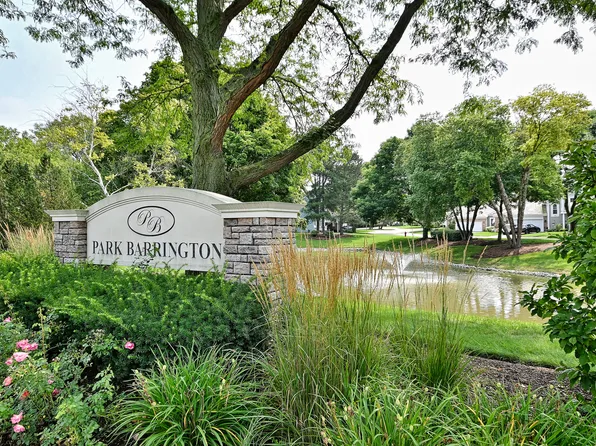452 Park Barrington Dr, Barrington, IL 60010