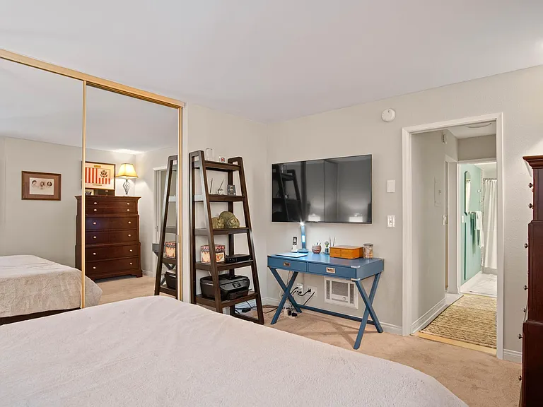 11645 Montana Ave #228 — Photo 15
