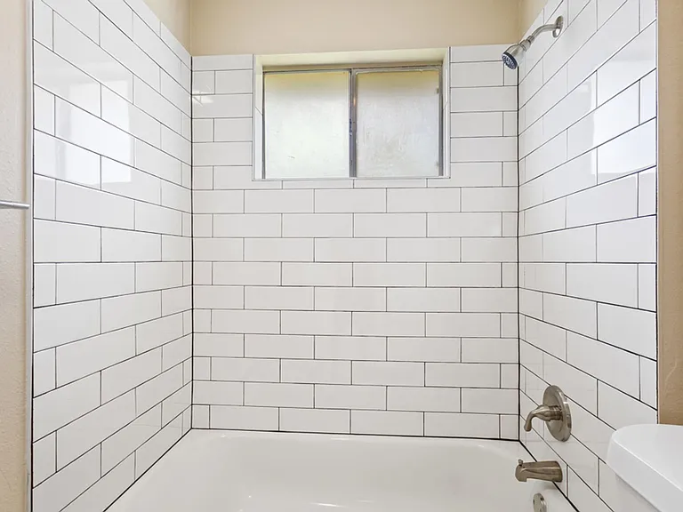 4518 Clear Spring Dr — Photo 20