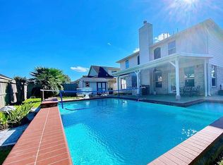 817 Hallmark Oak St, Seabrook, TX 77586