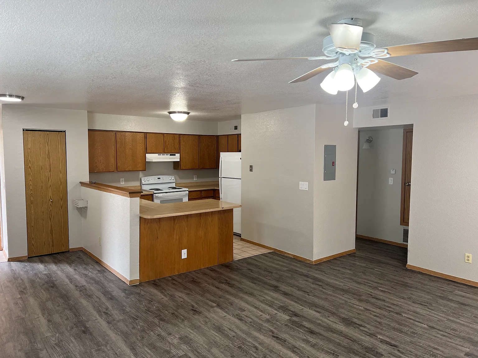 2 bed, 926 sqft, $1,640 — Photo 4