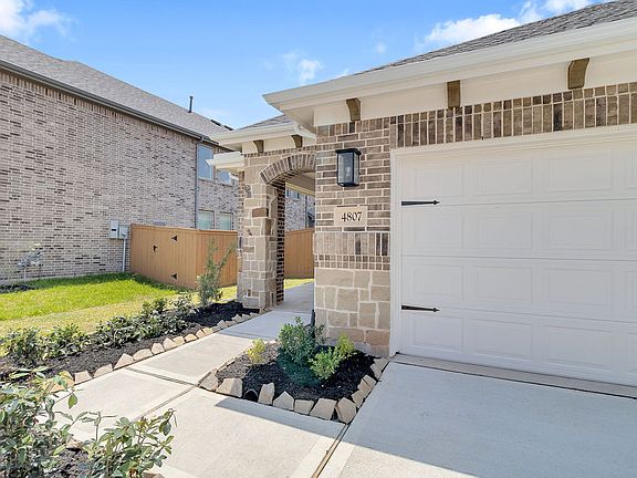 4807 Sand Clouds Dr