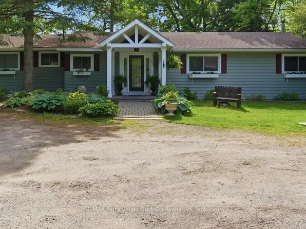 49 Maple St, Seguin, ON P0C 1J0
