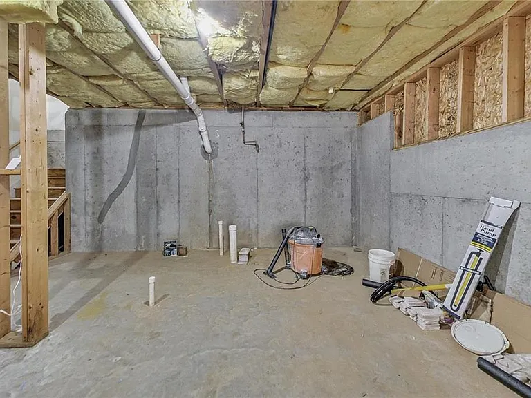 326 Canterbury Place Dr — Photo 32