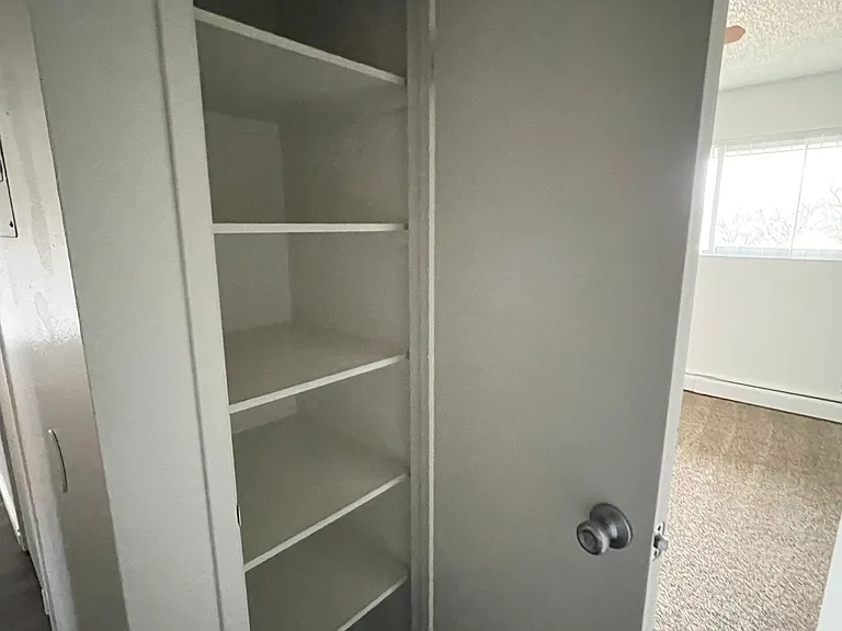 Sunset Ridge Apartments — Photo 16