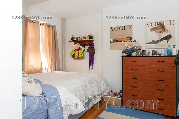 Rented by Chartwell Manhattan Realty | media 2