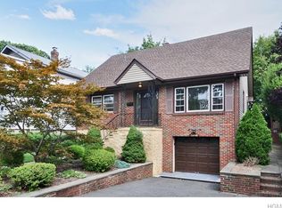 39 Garibaldi Pl, Port Chester, NY 10573