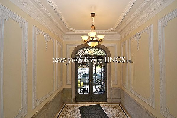 1st image of 624 11th St #22