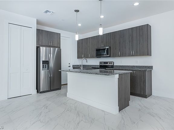 3rd image of 5851 Shell Cove Dr #103