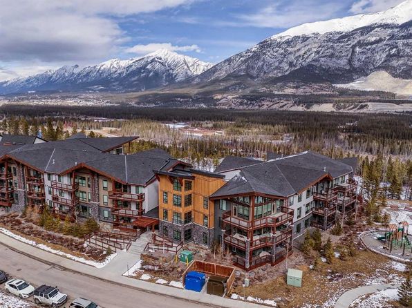 106 S Stewart Creek Rise #205, Canmore, AB T1W 0N3