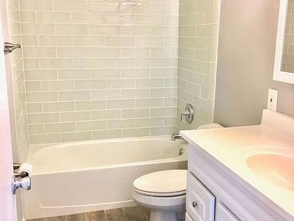 3rd image of 3770 Monfort Heights Dr