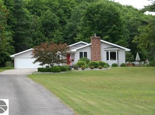 6284 E Horn Rd, Lake Leelanau, MI 49653