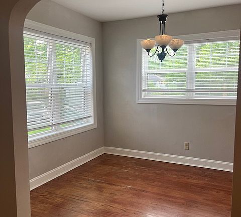4th image of 1599 Mears Ave
