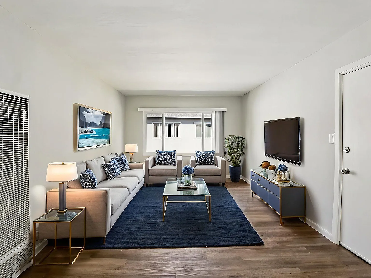 Ladera Townhouse — Photo 2