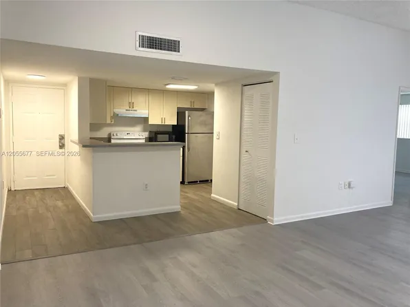 9879 Nob Hill Ct, Fort Lauderdale, FL