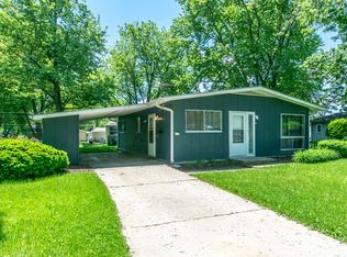 10 Scarsdale Rd, Montgomery, IL 60538