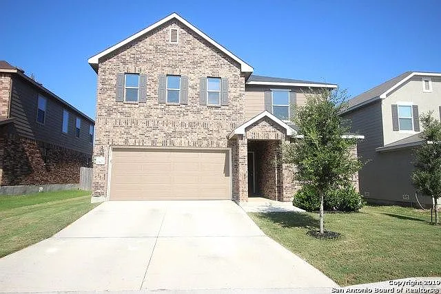 3 bed, 2.5 bath, 2410 sqft, $1,895 — Photo 2