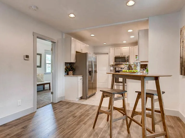 2528 Fenton St — Photo 4