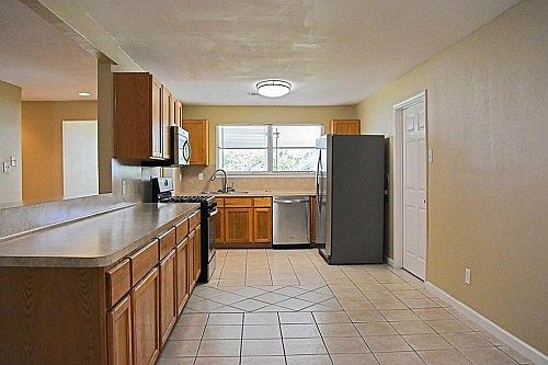 3rd image of 503 N Burnett Dr