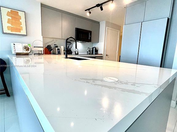3rd image of 253 NE 2nd St APT 3303
