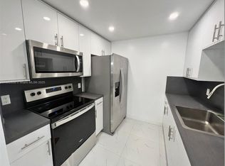 200 SW 132nd Way APT 203L, Hollywood, FL 33027