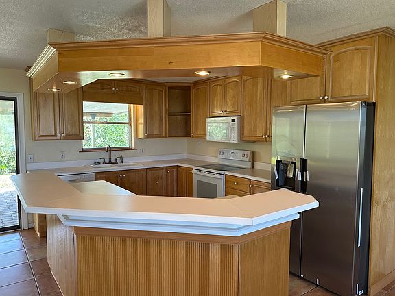 4th image of 50 Oak Tree Dr