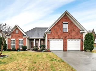 716 Ravenglass Dr, Fort Mill, SC 29715