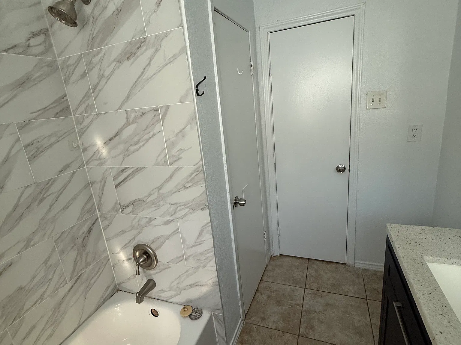 3 bed, 1291 sqft, $1,900 — Photo 4