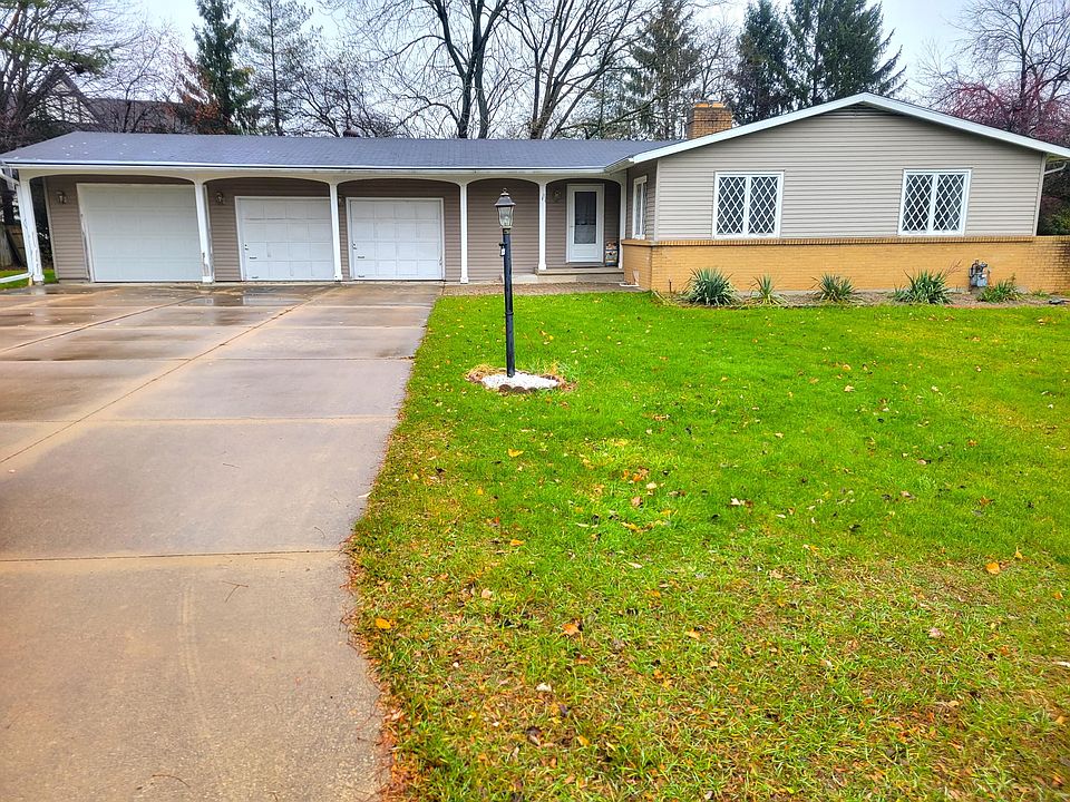 1st image of 3693 Lake Dr SE