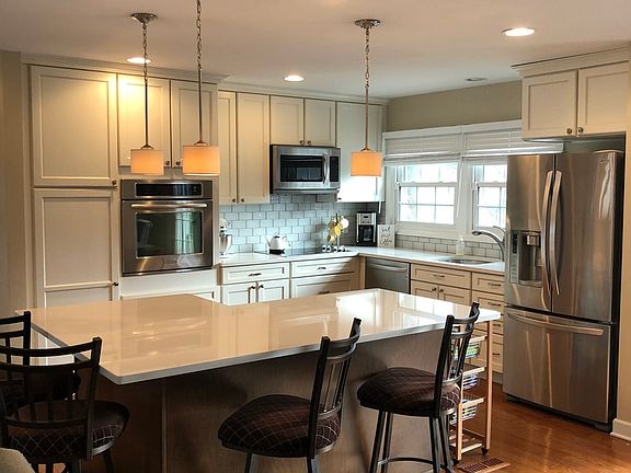 2nd image of 849 Bernard Dr