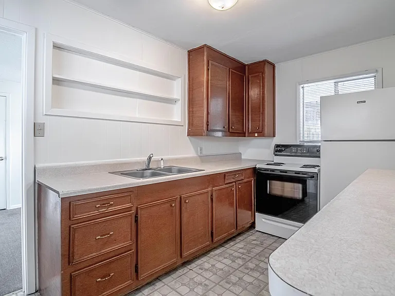 137 Lee Rd — Photo 15