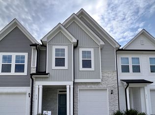 418 Barrington Row Ave, Zebulon, NC 27597