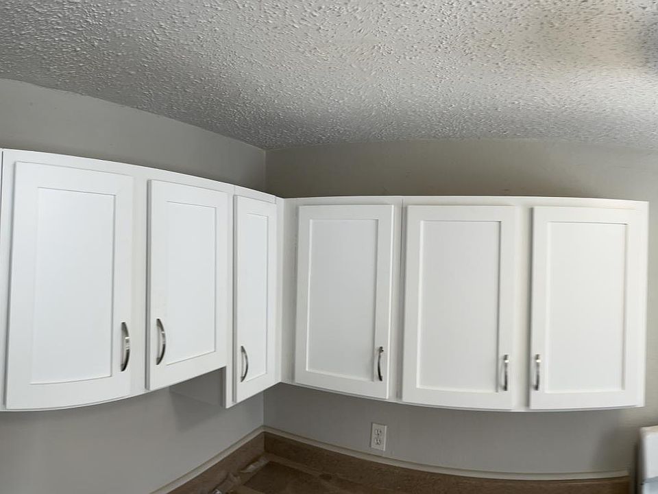 1st image of 4400 Roanoke Pkwy APT 201