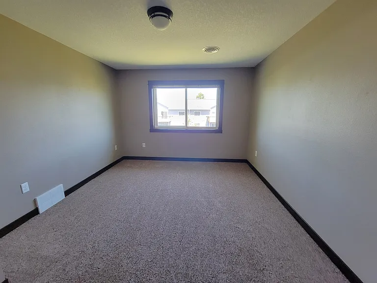 1929 Cypress Ct NE #6 — Photo 16