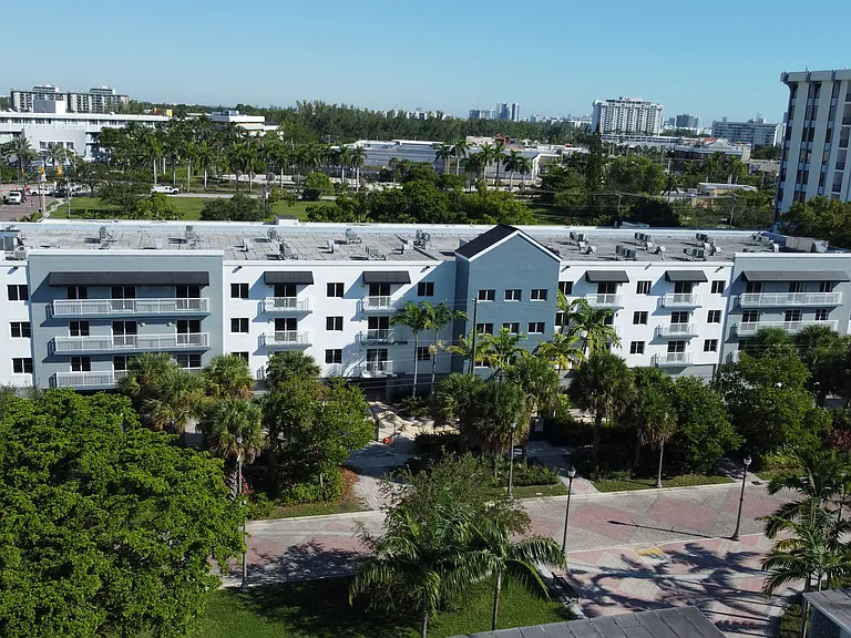Biscayne Gardens Apartments — Photo 10