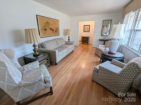 3rd image of 505 Richards Dr