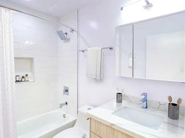 Virtually Staged 2BR2BA