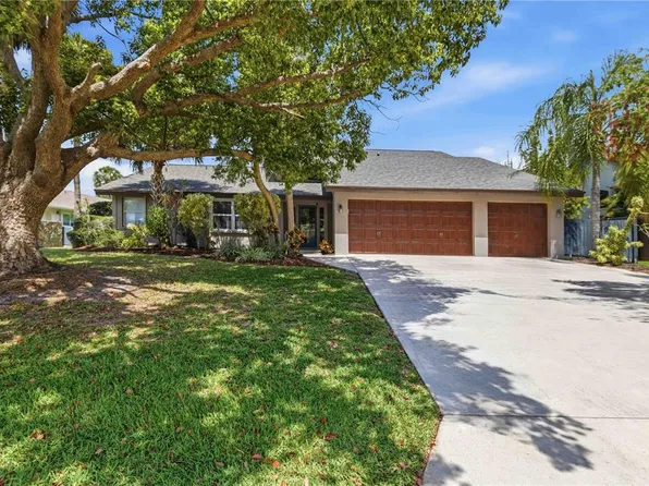 3953 Prairie Dunes Dr, Sarasota, FL 34238