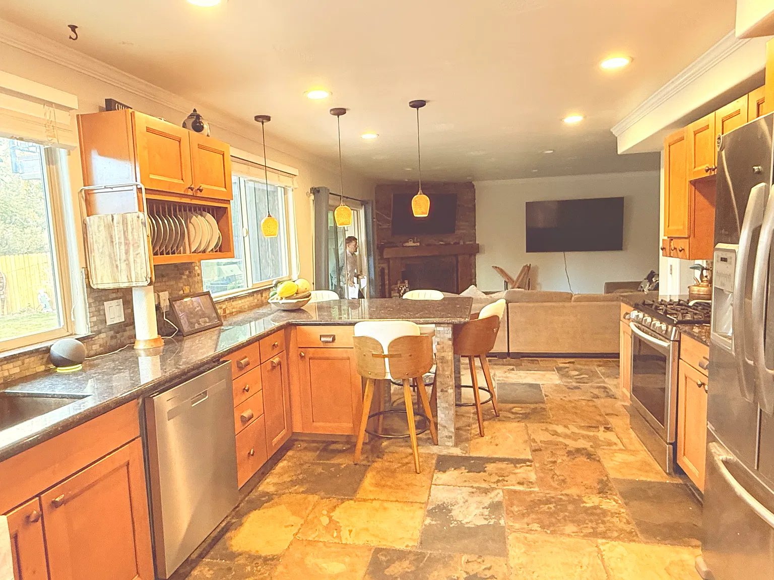 3195 Idlewild Dr — Photo 4