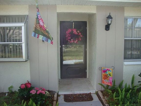 3rd image of 1035 Dunrobin Dr APT B