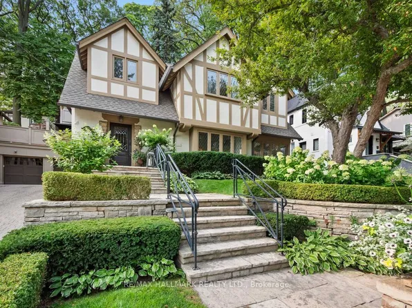 14 Pine Cres, Toronto, ON M4E 1L2