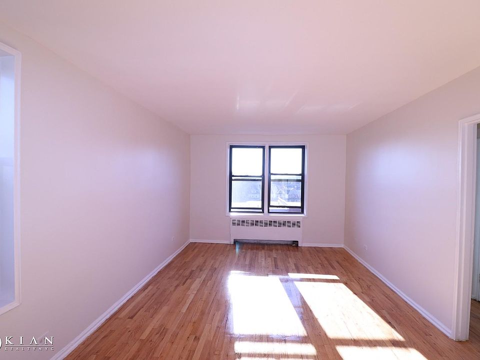 1st image of 14345 Sanford Ave APT 508